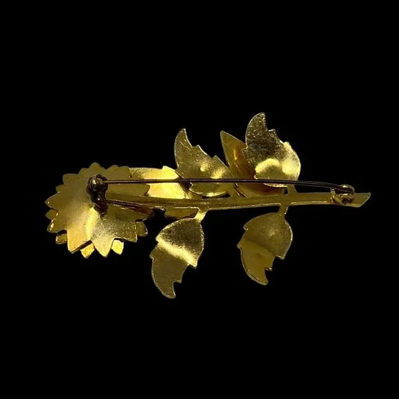 Vintage Flower Brooch Gold‎ White Enamel Accents Textured Layered Faux Pearl Pin - Picture 5 of 11